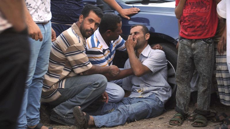 Un barco naufraga con 600 migrantes a bordo frente a las costas egipcias