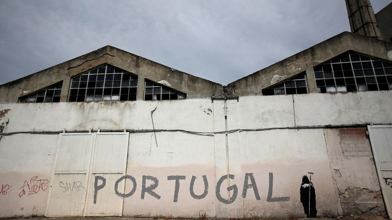 El FMI avisa que Portugal puede caer en una "espiral negativa" y no cumplirá el objetivo de déficit sin más ajustes