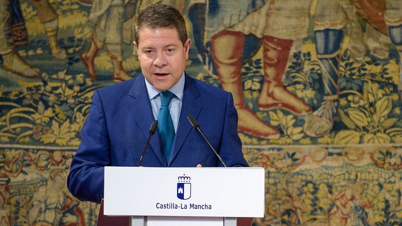 García-Page acusa a Sánchez de criminalizar a los 'barones' y defiende "que hablen ya los militantes"