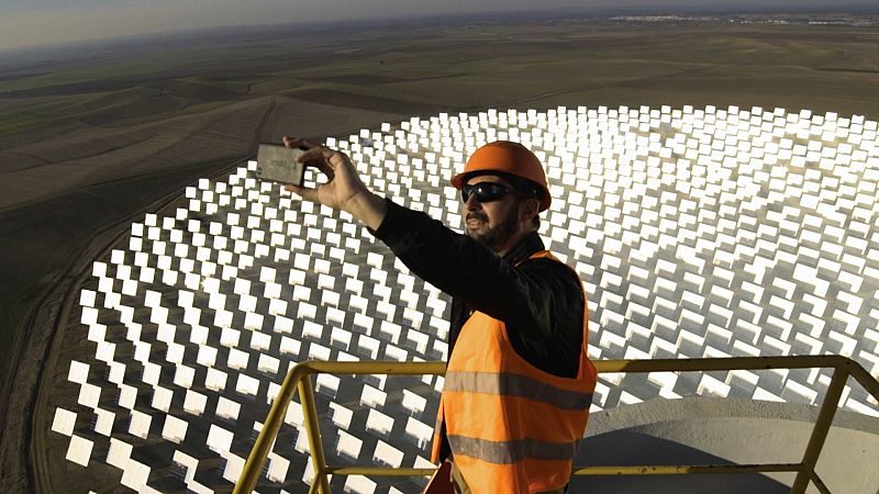 'El cazador de cerebros' explora el poder de la energía solar en España y viaja al reactor de fusión nuclear ITER