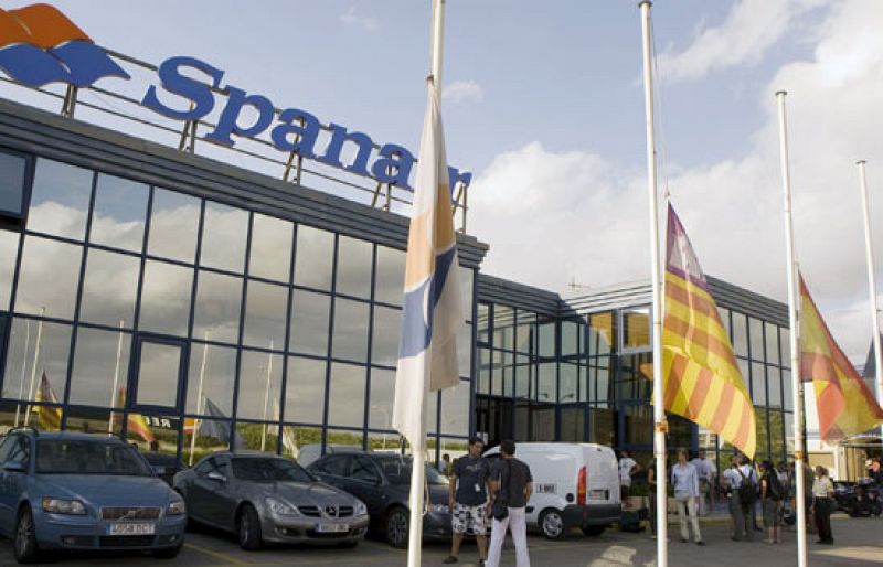 Spanair sufre el peor accidente de su historia coincidendo con una grave crisis en la compañía