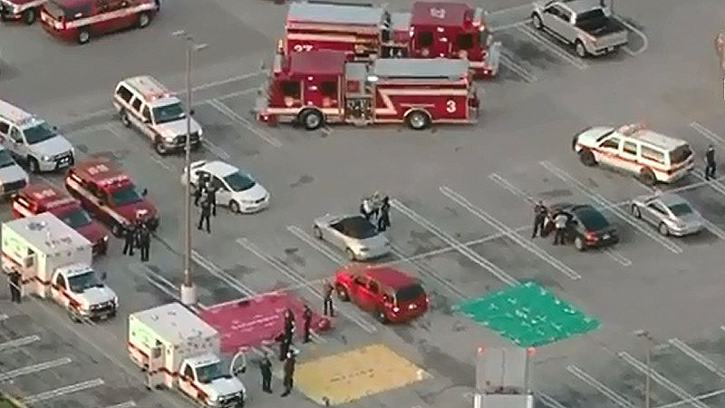 Al menos nueve heridos y un muerto en un tiroteo en un centro comercial de Houston