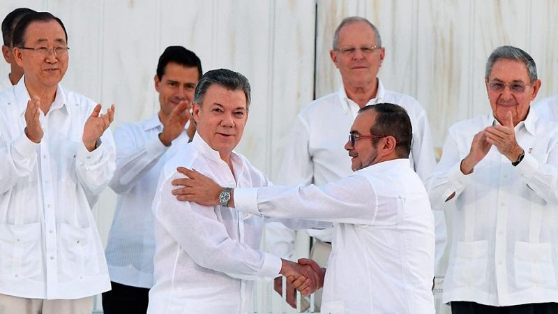 El Gobierno colombiano y las FARC firman la paz tras 52 años de conficto