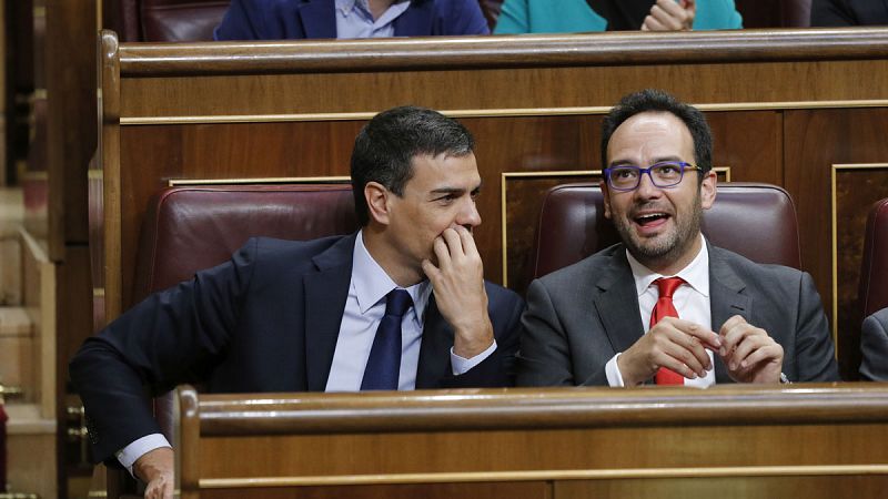 La reunión del grupo socialista en el Congreso anticipa división en el Comité Federal del sábado