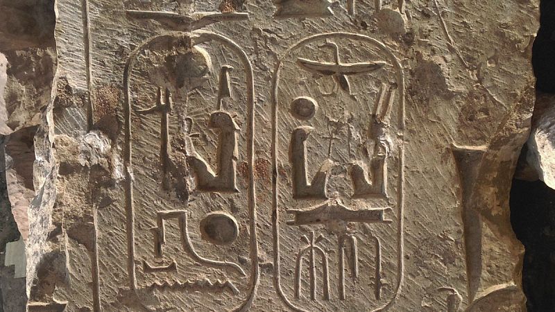 Un hallazgo casual apunta a la existencia de un templo de Ramsés II en un barrio de El Cairo