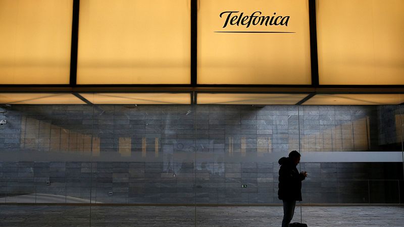 Telefónica suspende la salida a Bolsa de su filial Telxius