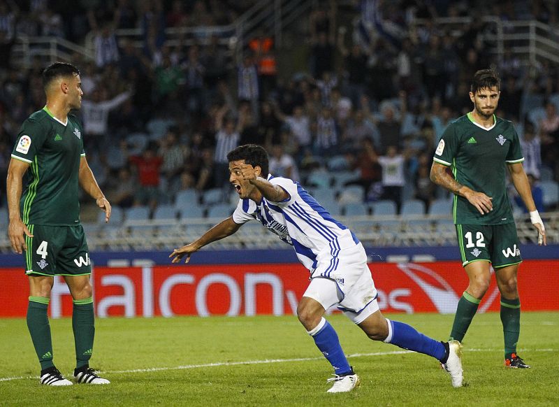Carlos Vela tira de la Real