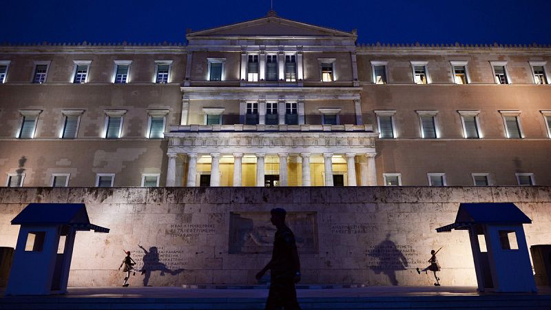 El FMI cree que Grecia incumplirá los objetivos de superávit primario fijados en el tercer rescate