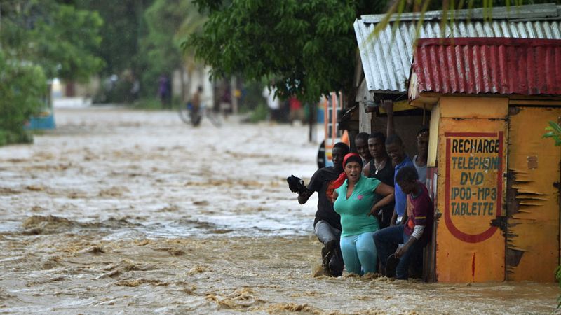 El huracán Matthew deja más de un centenar de muertos y un reguero de destrucción en el Caribe