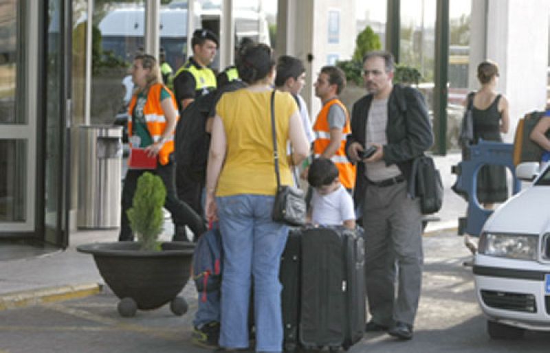 Familiares de las víctimas: "La reunión con Spanair ha sido un paripé y un cachondeo"