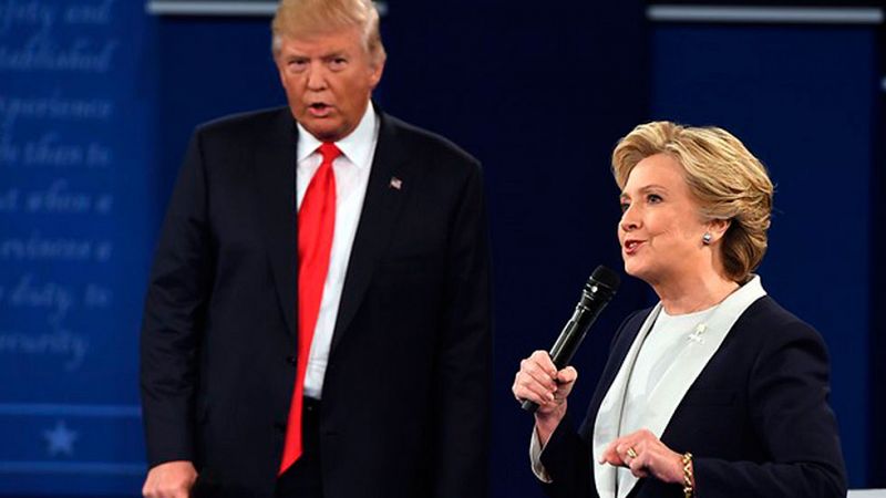 Trump amenaza con encarcelar a Clinton si es presidente en el debate más crispado