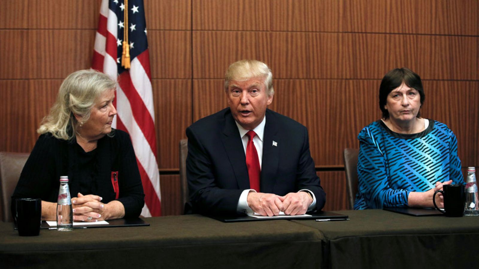 Trump celebra una rueda de prensa con mujeres que  acusaron a Bill Clinton de abusos sexuales - Informativo 24h | Ver
