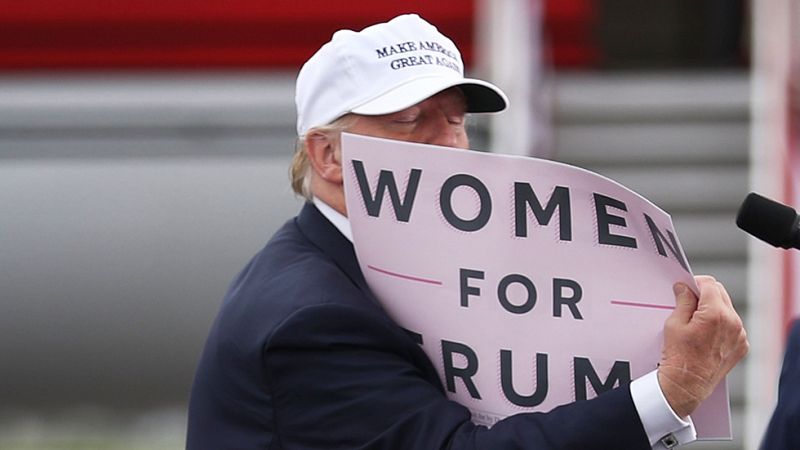 Cuatro mujeres denuncian que Trump las acosó y el candidato asegura que todo es una "ficción"