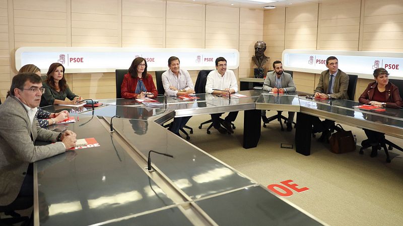 La gestora del PSOE deja en manos del Comité Federal abstenerse o votar contra Rajoy y no hará propuestas