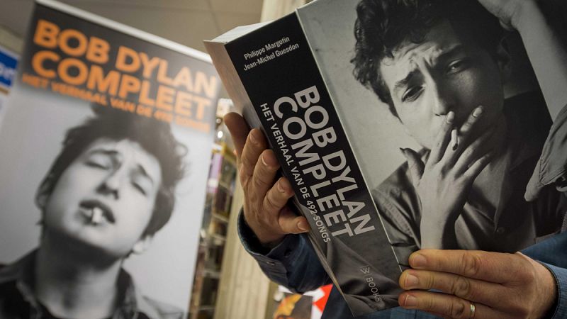 La Academia Sueca desiste en su intento de contactar con Bob Dylan para comunicarle el Nobel de Literatura