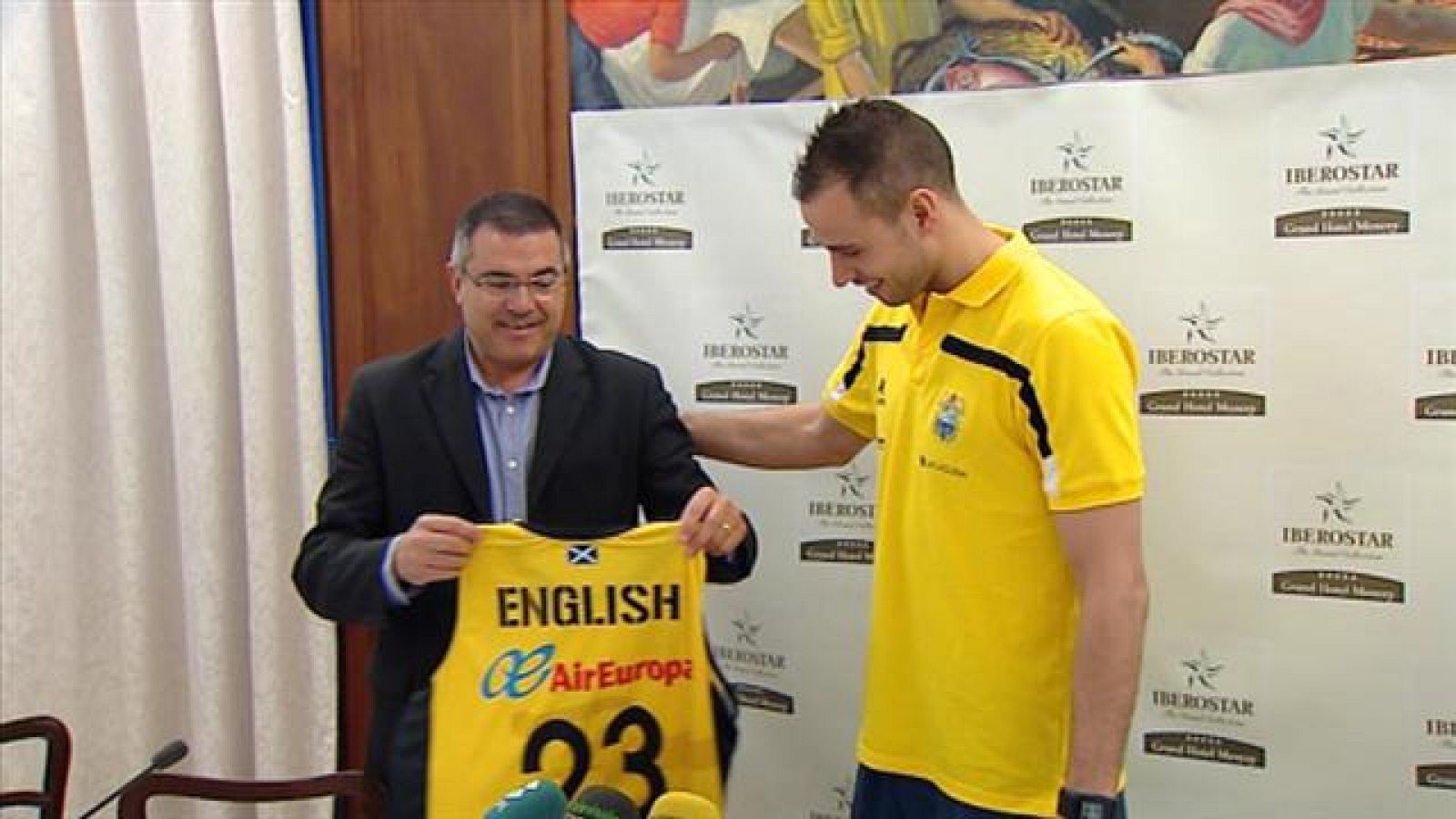 FICHAJE CARL ENGLISH | Ver