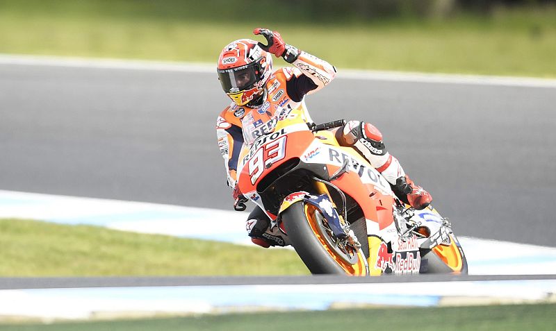 Marc Márquez no se relaja ni de campeón y logra la 'pole' en Australia