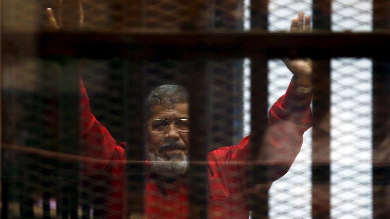 Confirman la sentencia de 20 años de cárcel contra Morsi por la muerte de manifestantes