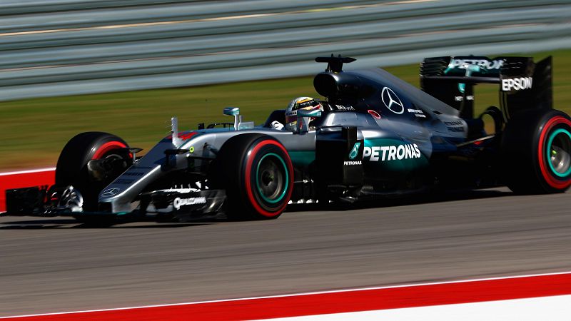 Hamilton se impone a Rosberg y logra la 'pole position' en Austin
