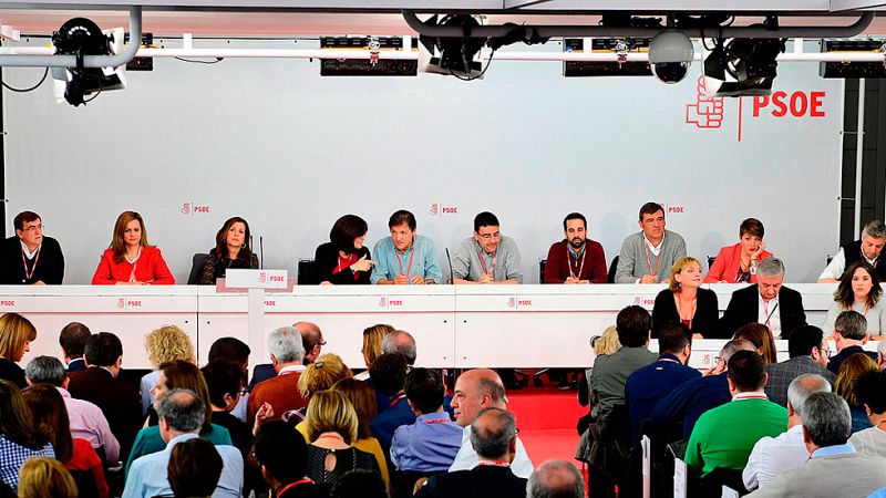 El PSOE se abstendrá en la investidura de Rajoy tras un comité que vuelve a evidenciar la división en el partido