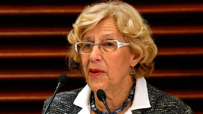 Carmena sale del hospital tras permanecer una noche ingresada por problemas de tensión arterial