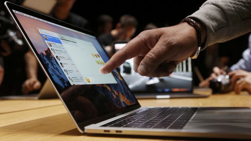 Apple apuesta por el lector de huellas y la barra táctil en su nuevo MacBook Pro