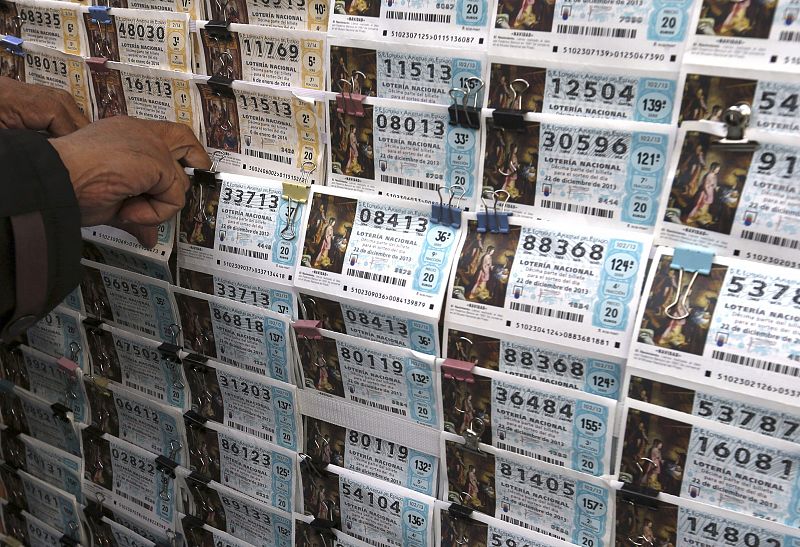 Robados casi 600 décimos de Lotería de Navidad en Coín y Sevilla