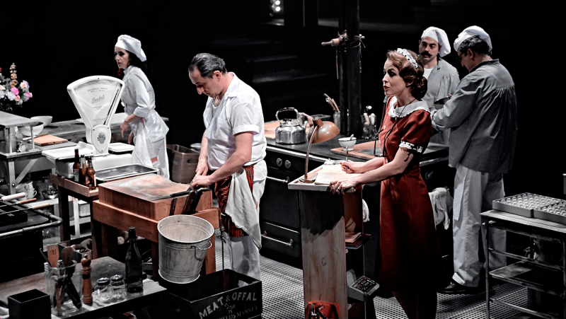 'La cocina' en versión de Sergio Peris-Mencheta, un viaje teatral en 360 grados