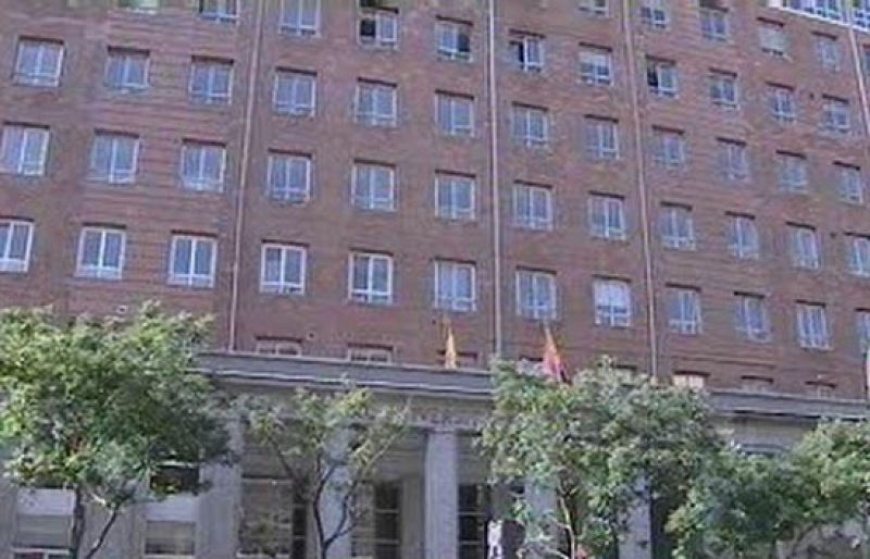 Recibe el alta un niño de 6 años que resultó herido en Barajas, el primero en salir del hospital