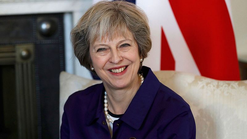 May mantiene el calendario del 'Brexit' y recurrirá la sentencia que dicta que debe autorizarlo el Parlamento