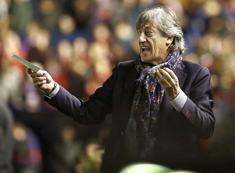 Osasuna destituye a Enrique Martín