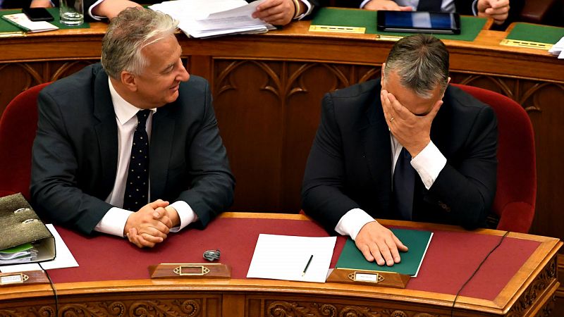 El Parlamento húngaro rechaza enmendar la Constitución para prohibir el asentamiento de refugiados