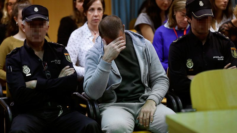 Un agente halló restos de sangre en la ropa de una de las víctimas del pederasta de Ciudad Lineal