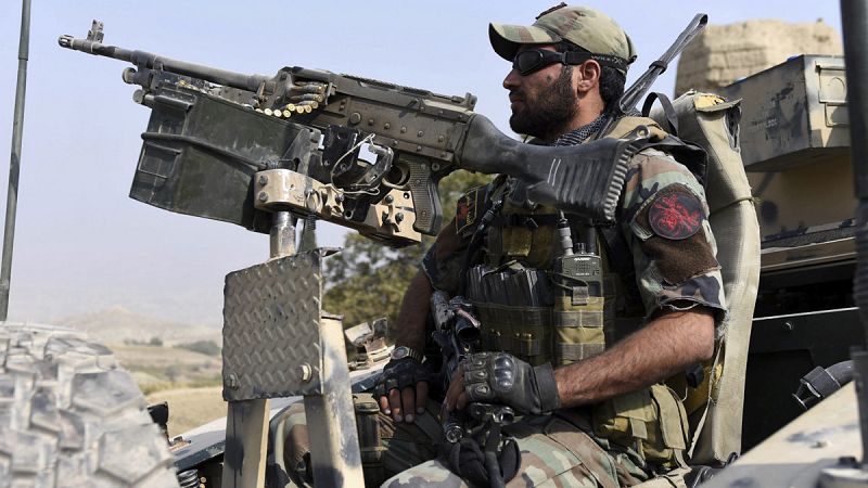 Al menos seis muertos y 120 heridos en un ataque talibán contra un consulado alemán en Afganistán
