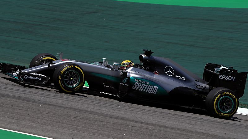 Hamilton avisa a Rosberg en la primera jornada de entrenamientos