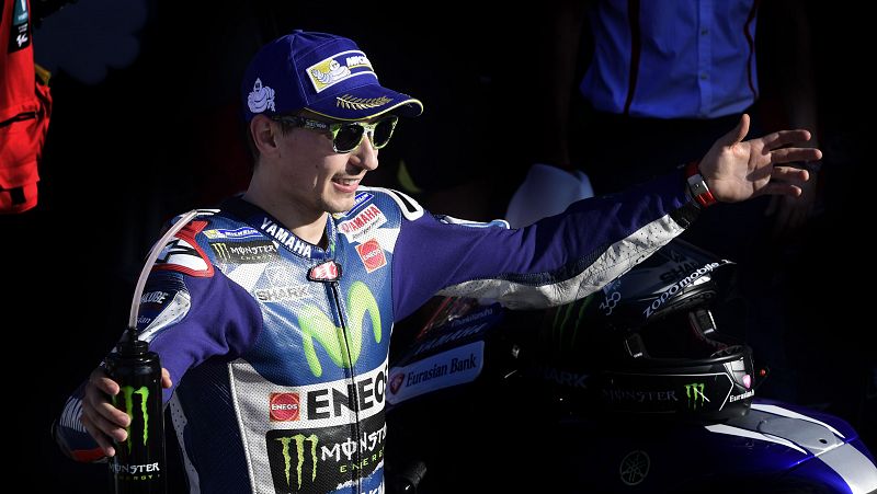 Lorenzo se despide de Yamaha como los grandes campeones, con una victoria