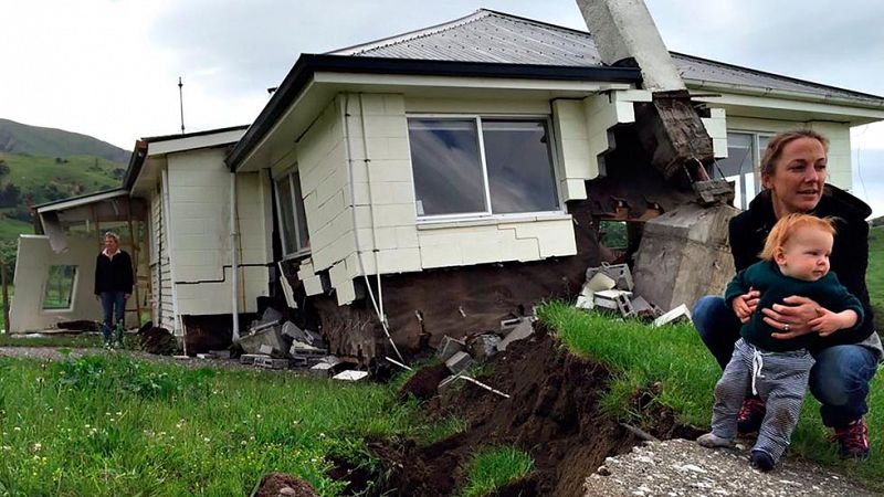 Nueva Zelanda intenta recuperarse del terremoto entre fuertes réplicas