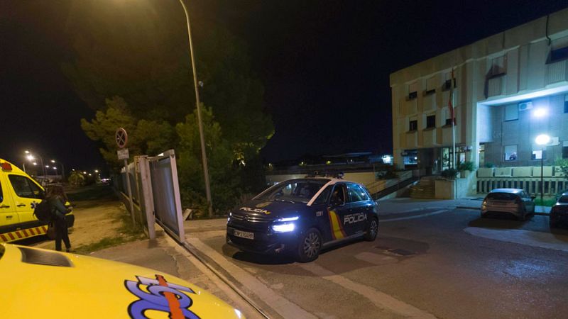 Una docena de internos se fuga del CIE de Murcia y tres policías resultan heridos