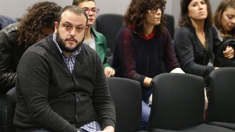 Absuelto el edil Guillermo Zapata de humillar a las víctimas del terrorismo por su tuit de Irene Villa