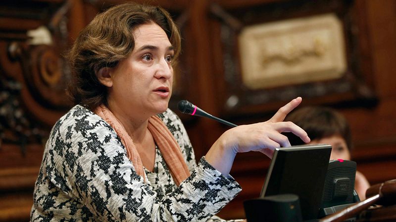 La oposición rechaza los presupuestos de Ada Colau y la abocan a una cuestión de confianza
