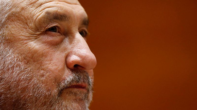 Stiglitz llama a Trump "evasor jefe" y pide a la UE que lidere la lucha contra la evasión fiscal y el blanqueo
