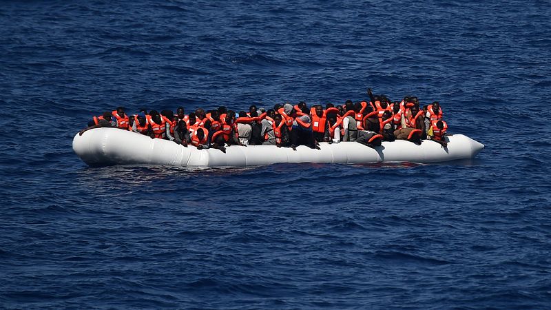 Desaparece un centenar de migrantes tras un nuevo naufragio en el Mediterráneo