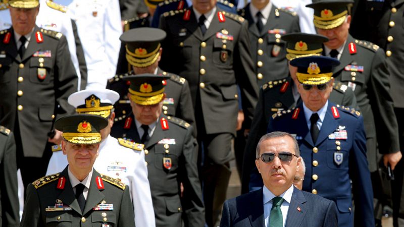 Militares turcos destinados en bases de la OTAN piden asilo político