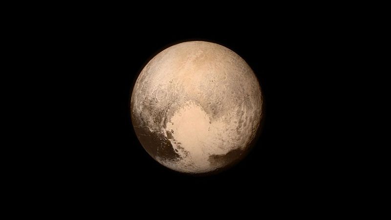 Plutón podría esconder un océano subterráneo