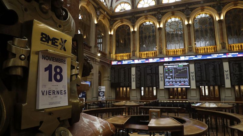 El IBEX 35 cierra la semana con una bajada del 0,19% al atenuar el "efecto Trump"