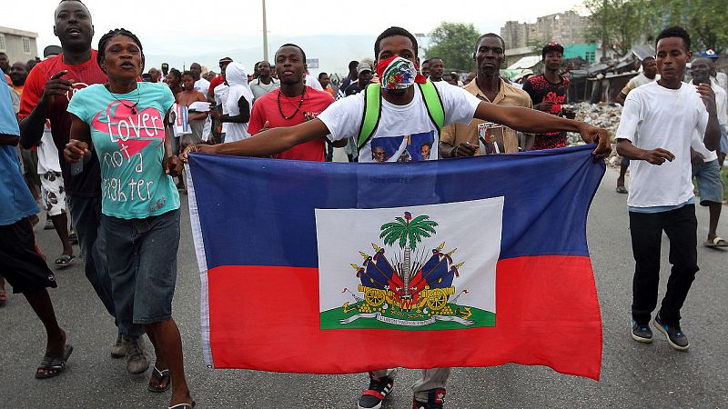 Haití elige presidente entre los destrozos causados por el huracán Matthew