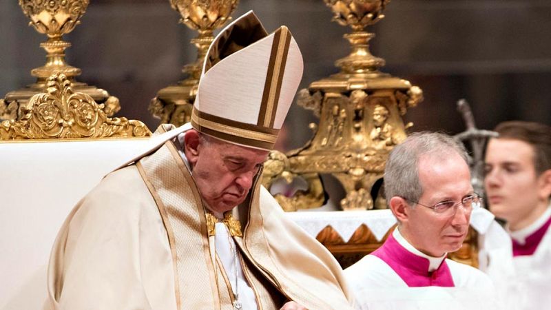 El papa autoriza la absolución indefinida del aborto