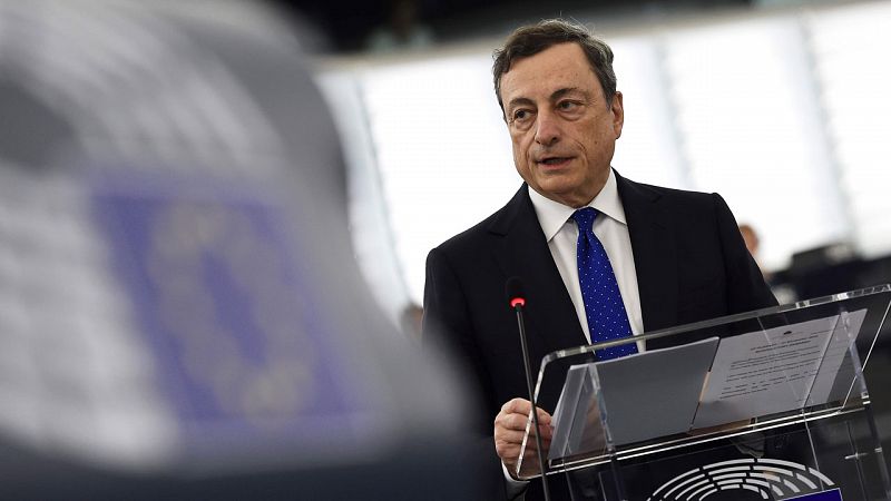 Draghi avisa de que "los retos han aumentado" y pide una respuesta "decidida" a la UE