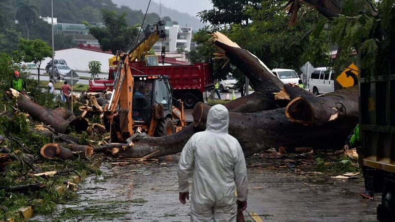 El huracán Otto deja cuatro muertos en Panamá y alerta ahora a Colombia y Centroamérica
