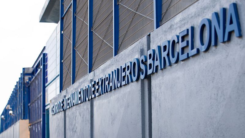 La Fiscalía no aprecia extralimitación policial en la intervención en el CIE de Barcelona y archiva la investigación